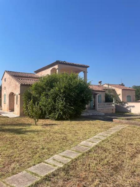 Villa Passarinho, Забронировать  Отели Hautes-Alpes с парковкой, Парковка