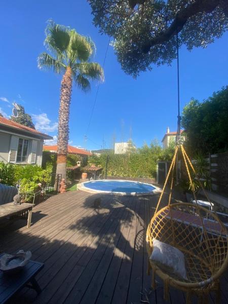 Villa piscine cannes 2 chambres, Забронировать  Отели Приморских Альпы с парковкой, Парковка