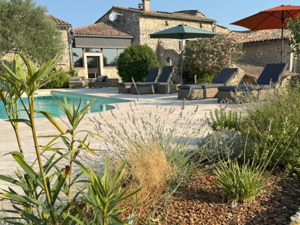 Maison Casamande & SPA - Luxe et sérénité dans un domaine d\amandiers, Забронировать  Отели Буке с бассейном, Бассейн