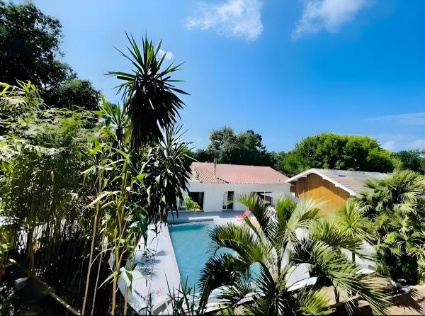 Villa d\exception à Capbreton proche des plages, Забронировать  Отели Капбретон с парковкой, Парковка