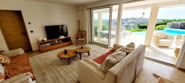 Villa 4P with private pool near the sea, Забронировать  Сент-Максим Mimosa Road