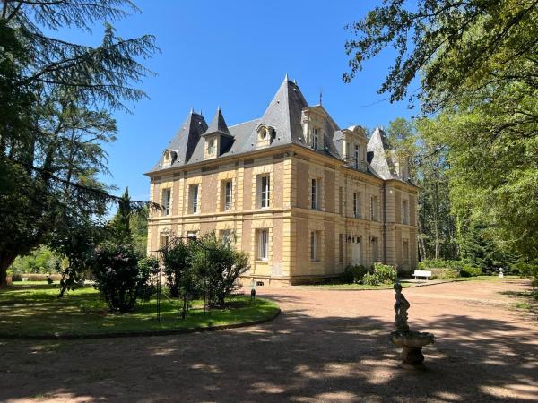 Château de Marigny, Забронировать  Совиньи-Ле-Буа Бургундия-Франш-Конте