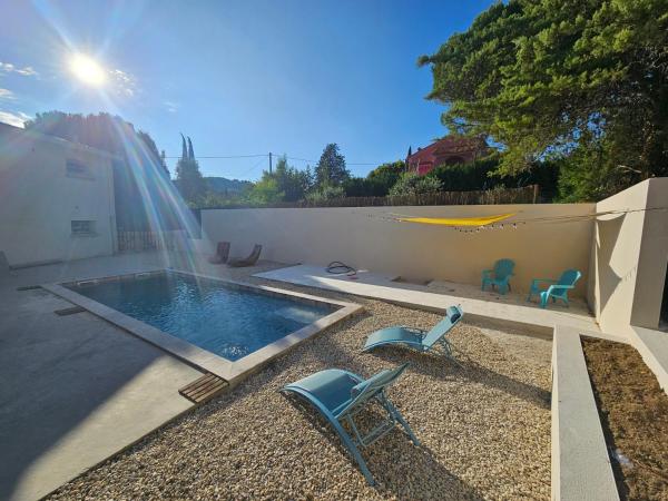 Villa Lumineuse, Забронировать  Отели Ньон с бассейном, Бассейн