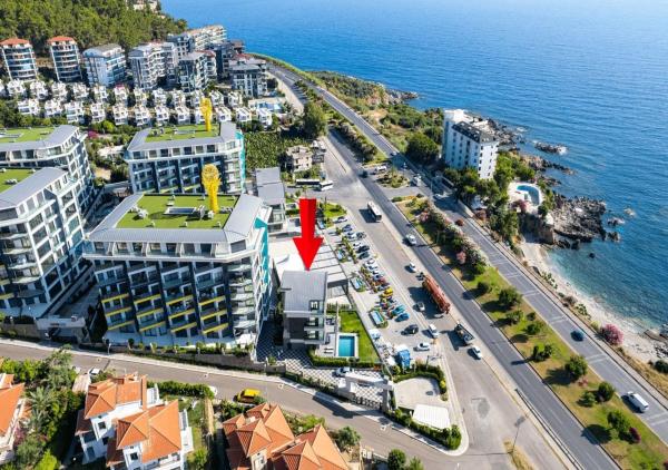 Luxury Seaview Villa with 9000 m2 SPA Access, Забронировать  Отели Побережья Алании с парковкой, Парковка