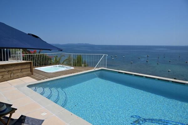 Seaside Villa With Panoramic Views In Les Îles D\or, Забронировать  СПА-отели Var coast, SPA-услуги