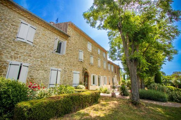 Chambre d\Hôtes - B&B La Moneze Basse, Забронировать  Отели Лиму с парковкой, Парковка