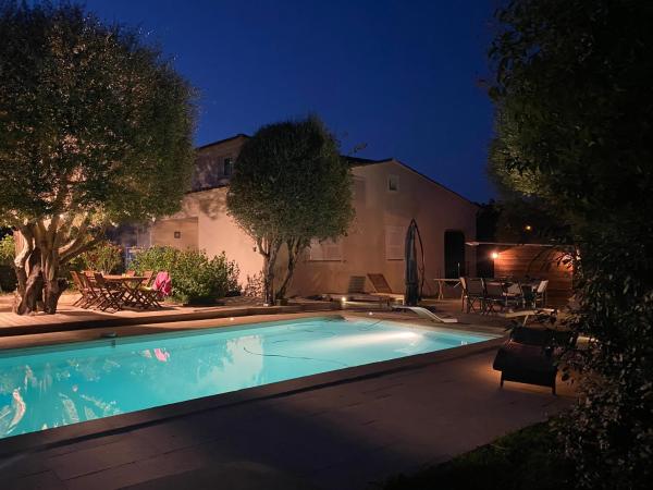 Villa ALETTI MJ piscine privée Porto Vecchio, Забронировать  Отели South Corsica с парковкой, Парковка