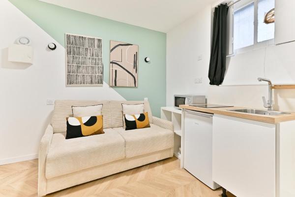 Small air-conditioned studio - Pereire, Забронировать  Париж Иль-де-Франс, рядом с Курсель