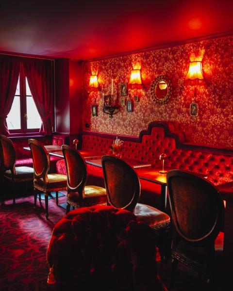 Madame C - Hôtel Particulier, Забронировать  Отели Страсбурга с парковкой, Парковка