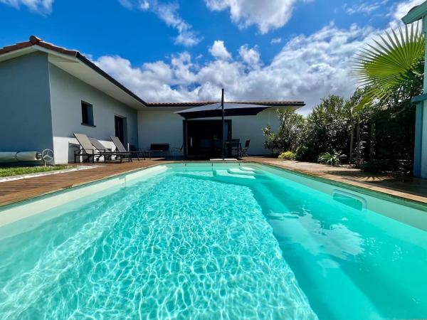 Villa La Pignotte 2 min de la plage, Забронировать  Гюжан-Местрас Бассен-д'Аркашон