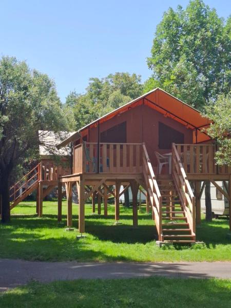 Camping Au Bord de Loire, Забронировать  Женн Maine-et-Loire