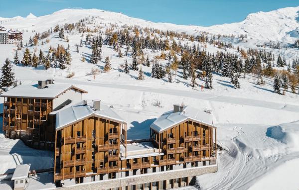 Hotel L\Ecrin Blanc by Odalys, Забронировать  Отели Espace San Bernardo с бассейном, Бассейн