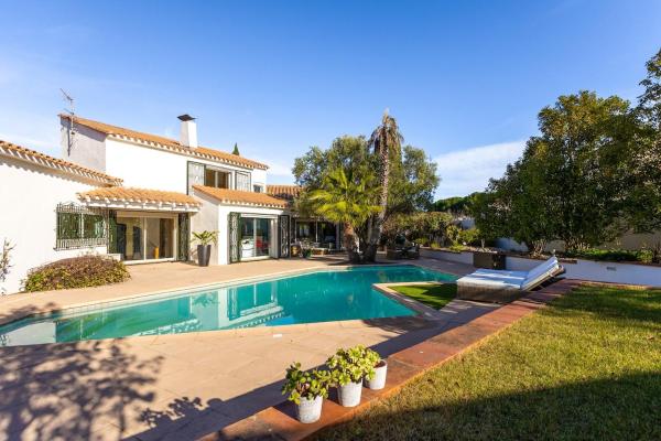 Villa avec piscine, Забронировать  Кабестань Pyrénées-Orientales
