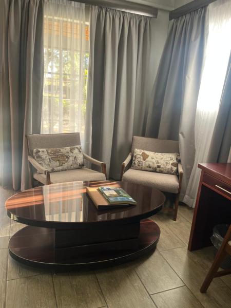 Tlou- Sejie Hotel, Забронировать  Палапье Центральный округ