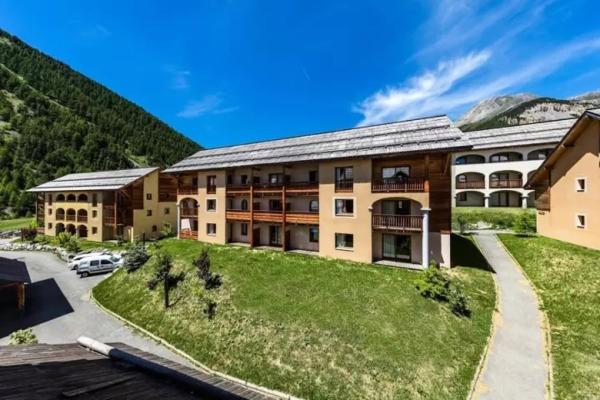 Appartement 3 pieces 6 personnes, 2 chambres, wifi fibre gratuit, piscine l\été et au pied des pistes l\hiver, Забронировать  Арвьё Queyras National Park
