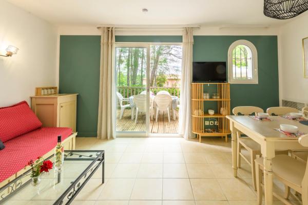 Village Le Rouret - maison avec piscines partagées, Забронировать  Гропьер Ardèche