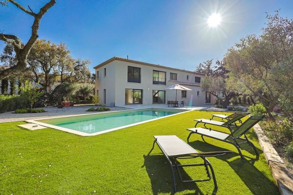 Villa les prés, Забронировать  Отели Сен-Тропе залива с парковкой, Парковка