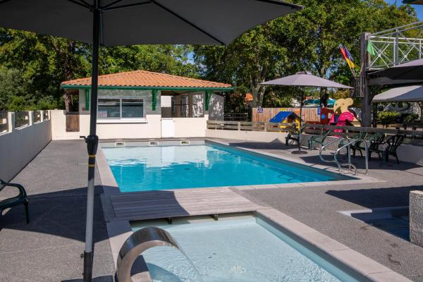 Camping pasteur 3 étoiles, Забронировать  Арэ 