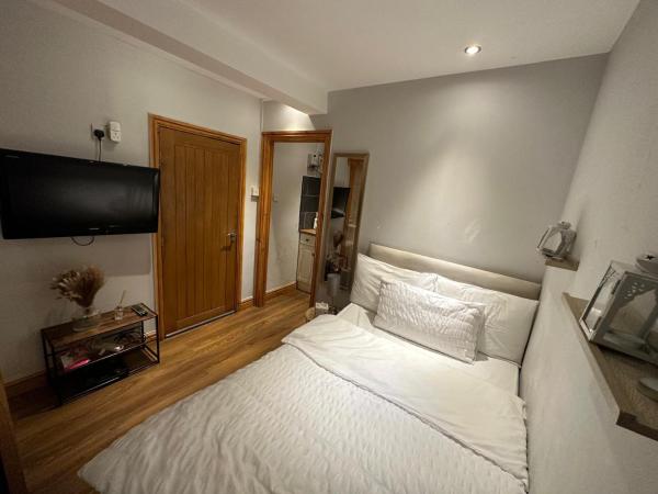 Luxurious Apartments at Beech Grove, Забронировать  Отели Галифакса с парковкой, Парковка