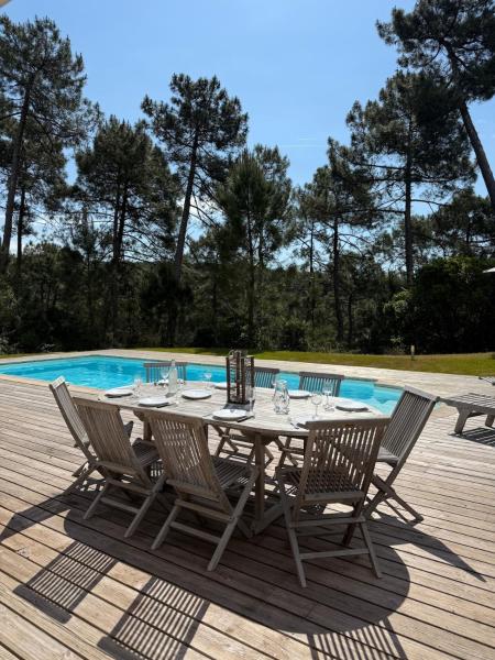 Villa avec piscine 8p autour du golf, Забронировать  Отели Лакано-Осеан с парковкой, Парковка