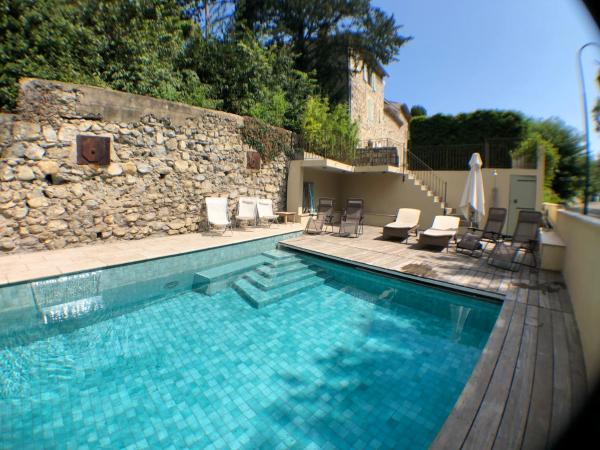 Luxueux Mas de Village 18ème siècle, Забронировать  Отели Massannes с бассейном, Бассейн
