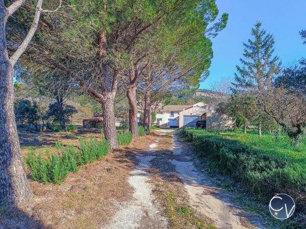 Gîtes à la ferme - Domaine du Rombet, Забронировать  Отели Боллен с парковкой, Парковка