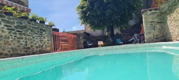 Chambre d\hote Gîte Le Tilleul, Забронировать  Ле Мартине Cévennes