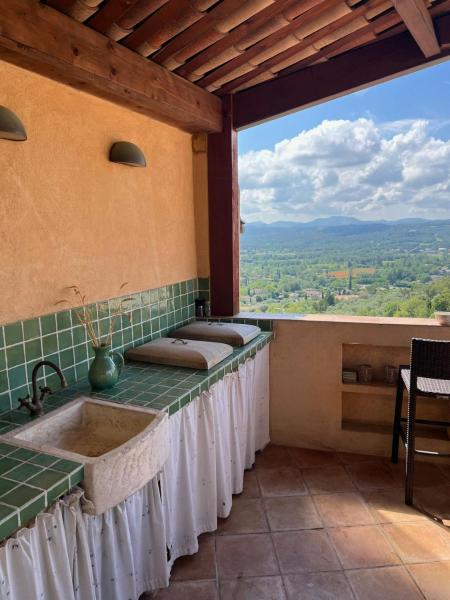 Village House With Valley View In Tourrettes, Забронировать  Туррет Холмы Файанс
