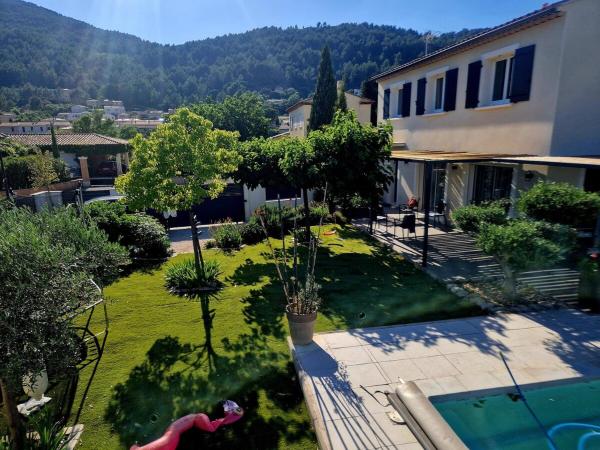 Wonderful Villa , swimming pool, air conditionner-4 chambres, Забронировать  Кюэр Вар