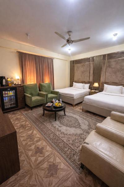 Tashreefaat Guest house