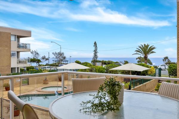 Headlands 10 Two Bedroom Beachside Apartment with Magical Ocean Views Great Value for Money