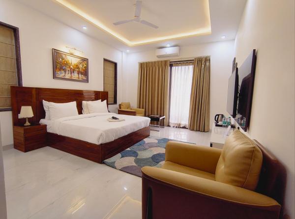 The Hoften Elite 32 Avenue, Sector 15, Gurugram