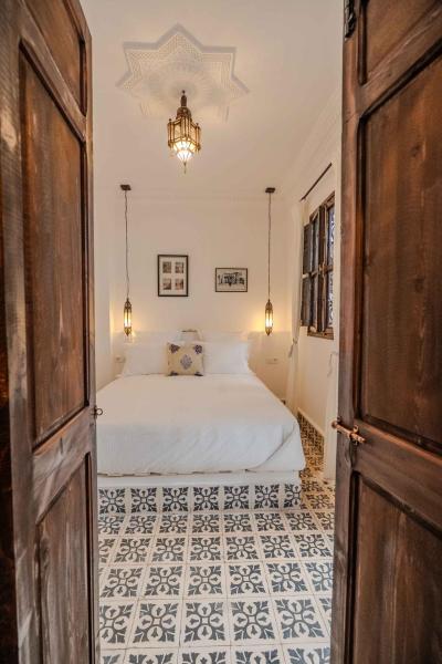Riad Dar Irdide, Забронировать  Отели Марракеш-Тенсифт-Эль-Хауз с парковкой, Парковка