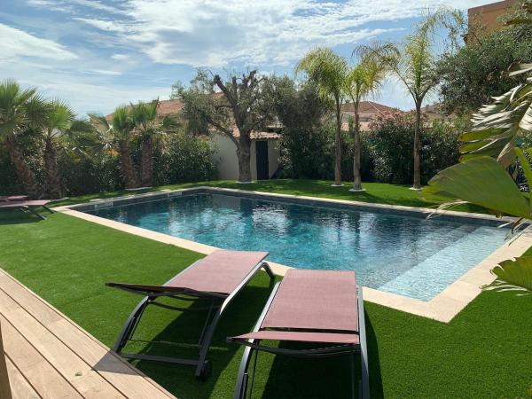Villa Mona \"officially classified 4-star furnished accommodation\", Забронировать  Вильнёв-Лубе Приморские Альпы