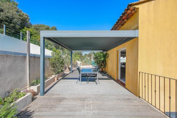 Villa Mireille Le pradet Vue mer/piscine, Забронировать  Отели Ле-Праде с бассейном, Бассейн