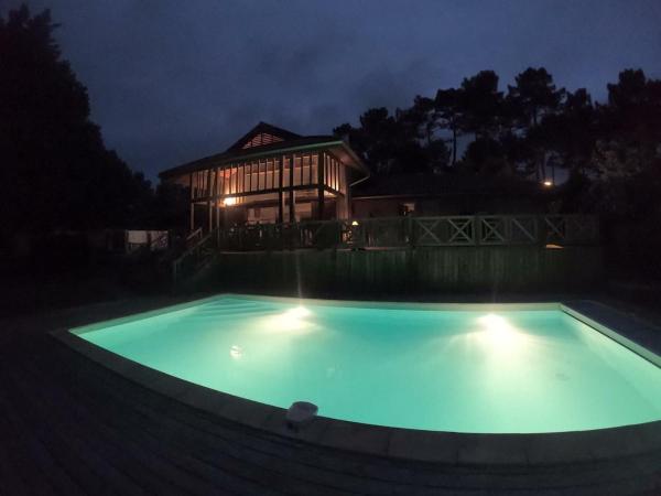 Villa 5 bedrooms 4 bathrooms large swimming pool, Забронировать  Отели Côte landaise с бассейном, Бассейн