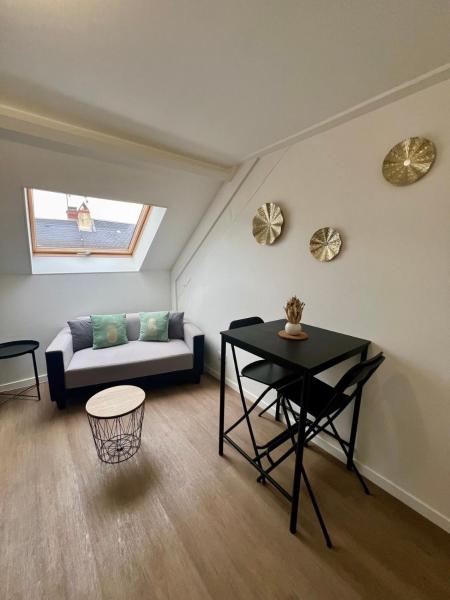 Casa Viasud #2 - 28m2 et Casa Viasud #3 - 48m2 - T2 climatisés - Centre BriveGare, Забронировать  Отели Брив-ла-Гайард с парковкой, Парковка