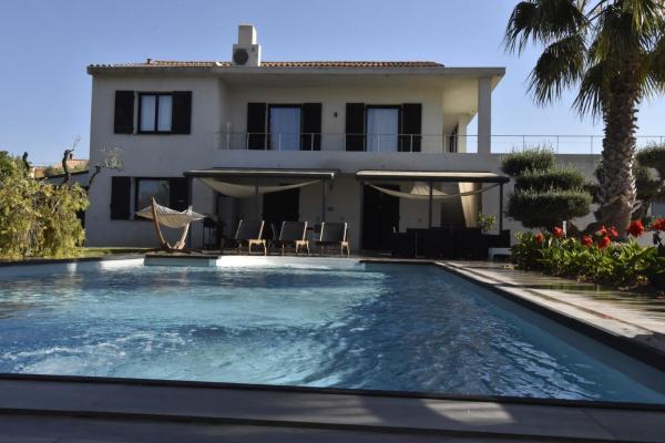 Bas de Villa tropicale SANARY, Забронировать  Санари-сюр-Мер Bandol Wine Route