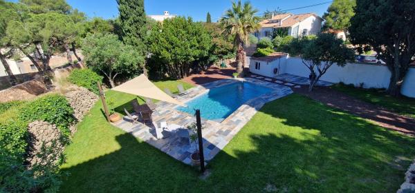 St-Clair Villa, piscine & pinède, Забронировать  Отели Сета с бассейном, рядом с Казино Сета, Бассейн