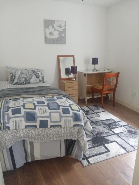 Cosy room shared apartment, Забронировать  Отели Большого Лондона с парковкой, Парковка