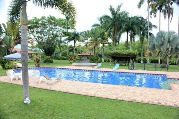 Villa campestre en el Quindío con piscina, bbq, zonas verdes cerca al Parque del Café, Забронировать  Монтенегро Quindio