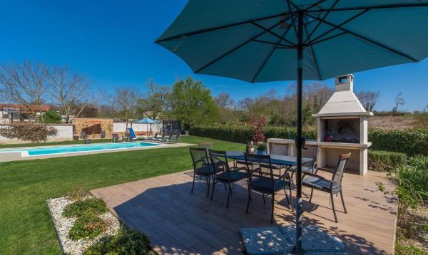 Villa Perhat, Забронировать  Отели Central Istria с бассейном, Бассейн