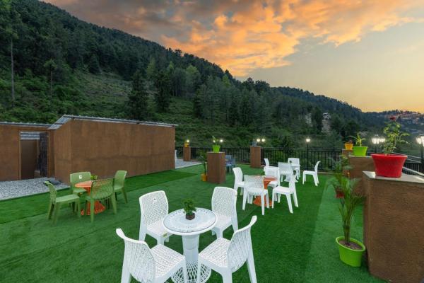 Charvi Hotels I Vacations I Conference I MICE I Family Events I Open Air Terrace I Sky Bonfire I Charvi Retreat by Exotic Stays, Забронировать  Шимла 