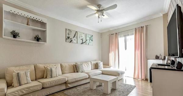 Family holiday in cozy apartment, Забронировать  Отели Тенерифе с парковкой, рядом с Городской бассейн Oasis Los Gigantes, Парковка