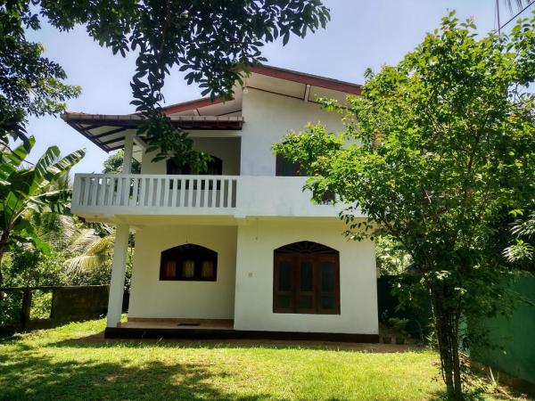 Villa Nalaagas, Забронировать  Отели Округа Галле с парковкой, Парковка