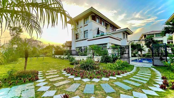 Phoenix Villas FLC Ha Long, Забронировать  Отели Халонг с парковкой, Парковка