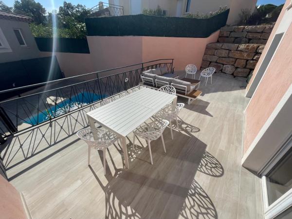 Villa avec Piscine privée proche mer, Забронировать  La Garonnette-Plage Сен-Тропе залива