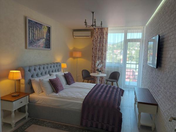 Apartmets Club Yaremche, Забронировать  Отели Ивано-Франковской области с парковкой, Парковка
