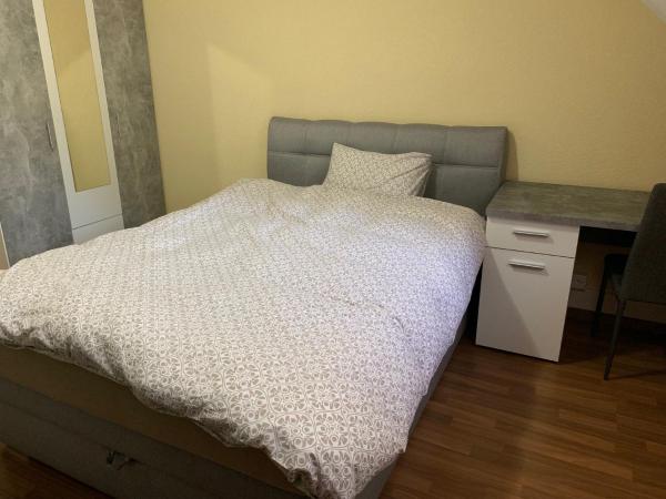 Chambre Equipè à louer, Забронировать  Отели Bernese Jura/Neuchatel с парковкой, Парковка