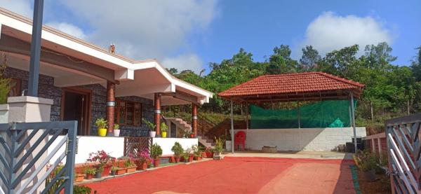 Coorg windyside couple stay, Забронировать  Мадикери Coorg